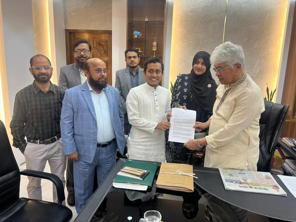 এমপি প্রার্থী আকরাম হুসাইনের নেতৃত্বে উর্দুভাষী জনগোষ্ঠীর পুনর্বাসন ও শিক্ষার দাবি।